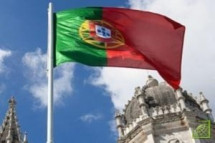 Для правительства Португалии этот шаг может стать проблемой, так как на протяжении почти десятилетия страна будет испытывать значительное ограничение в средствах.