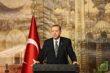 ​Президент Турции Реджеп Тайип Эрдоган заявил об отсутствии в экономике республики кризиса и выступил за отказ от иностранной валюты в некоторых внутренних расчетах