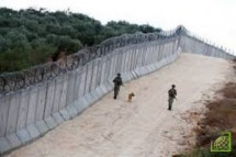 Греция будет удлинять забор на границе с Турцией