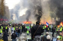 Протестующее на улицах Парижа, Тулузы, Лилля и Сент-Этьена 