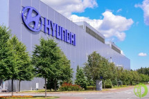 Завод Hyundai под Санкт-Петербургом открыт в 2010 году. Он является вторым крупнейшим автопроизводством в России, выпускает модели Hyundai Solaris, Hyundai Creta и Kia Rio