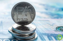 Рубль, как одна из наиболее обеспеченных валют, выигрывает от покупки риска, или бегства от доллара