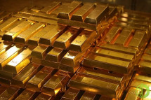 Спотовое золото снизилось на 0,3% до $1838,52 за унцию