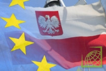 Польша обязана ввести на своей территории евро, но подписанный властями договор не определяет даты, когда это должно случиться.