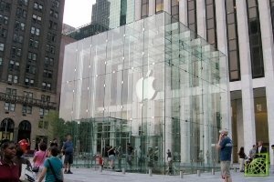 Сумма выручки сети магазинов Apple - $6000 на квадратный фунт.