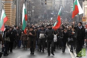 Политика жесткой экономии правительства вызвала протесты болгар, которые переросли в стычки с полицией.