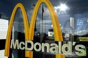 В первом квартале мировые продажи McDonald’s упали на один процент.
