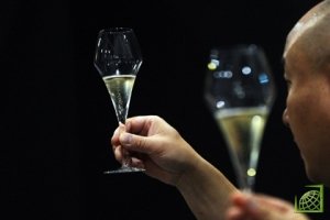 Китай принял данное решение на фоне растущих в стране продаж шампанского. 