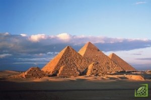 В 2011 г. туроператоры приостанавливали продажи туров в Египет из-за народных волнений после свержения президента Хосни Мубарака. 
