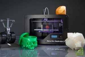 Вместе с приложением Microsoft активно продвигает 3D-принтер MarketBotReplicator 2.
