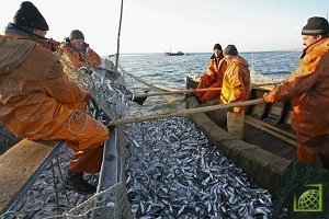 Затягивание решения вопроса присоединения к Конвенции Российской стороной может вылиться в потерю доступа к указанным ресурсам отечественного рыболовецкого флота