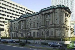 Многие специалисты в сфере экономики прогнозируют, что Центробанк Японии повысит стимулирующую программу в сентябре.