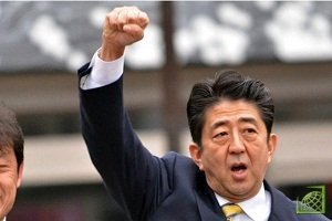 Японский премьер уверен - тяжелый для экономики страны этап остался позади.