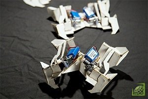 Вдохновленные оригами, инженеры США создали робота, самостоятельно складывающего себя из листов бумаги.