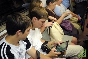 400 000 пассажиров (18% пассажиропотока) пользуются интернетом в метро. Они ежедневно совершают полмиллиона подключений. 