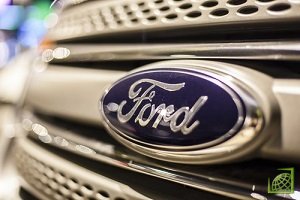 Ford подал заявку на патент на авто со встроенным электробайком