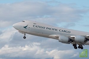 Cathay Pacific будет начислять клиентам и партнерам бонусы в виде воздушных миль