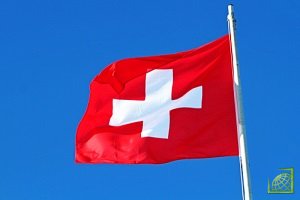 Согласно Федеральному закону о Национальном банке Швейцарии, центральный банк страны является акционерным обществом с особым статусом