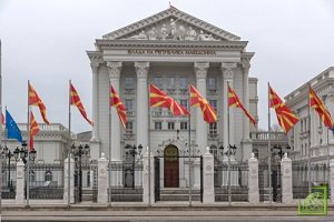 ​Парламент Македонии ратифицировал договоренность с Грецией об изменении названия страны на 