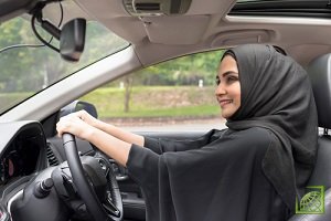 ​Женщины в Саудовской Аравии с воскресенья, 24 июня, могут управлять автомобилем