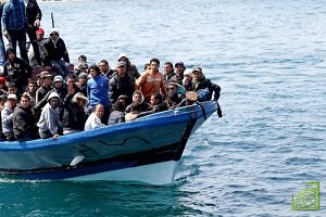 ​Итальянское правительство приказало гуманитарным судам, патрулирующим Средиземное море, более не спасать мигрантов