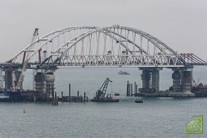 Автодорога по Крымскому мосту входит в состав федеральной автомобильной дороги А-290