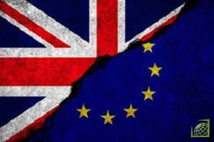 ​Избирательная комиссия Британии готовится найти доказательство того, что официальная кампания по выводу Британии из состава ЕС оказалась виновна в нарушении закона во время референдума 2016 
