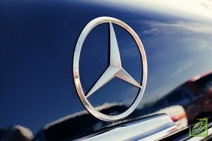 Mercedes-Benz — торговая марка и одноименная компания, производящая транспортные средства