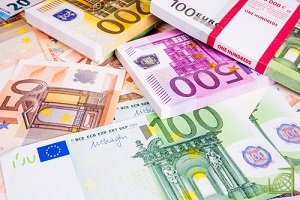 Ослабление курса евро против доллара служит поддерживающим фактором для европейских экспортеров