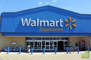 ​Американская Wal-Mart Stores изучает перспективы продажи японского бизнеса и ведет соответствующие переговоры с банками.