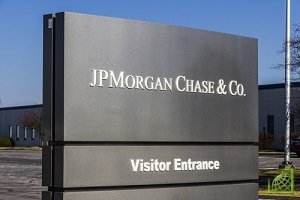 ​Глава JPMorgan Chase Джейми Даймон в прошлом году в совокупности заработал $28,3 млн став самым высокооплачиваемым топ-менеджером Уолл-стрит