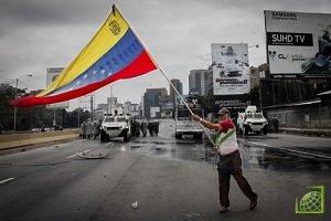 ​На фоне тяжелейшего экономического кризиса власти Венесуэлы ослабили контроль над валюто-обменными операциями