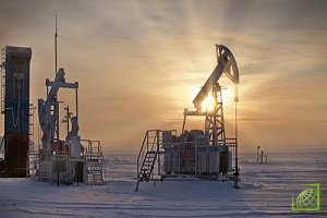 ​Экспортная пошлина на нефть в РФ с 1 сентября 2018 года, согласно расчетам Минфина, понизится на $5,4 и составит $130 за тонну