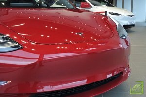 В конце июня этого года компания Tesla, наконец, вышла на темп производства 5000 электромобилей Tesla Model 3 в неделю, который был установлен Илоном Маском