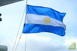 После объявления мер министр финансов Аргентины Николас Духовне должен отправиться в Вашингтон, чтобы встретиться с главой МВФ Кристин Лагард