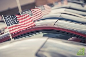 ​Розничные продажи в США в августе выросли минимальными темпами за шесть месяцев, поскольку потребители сократили покупки автомобилей и одежды