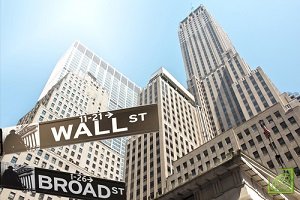 ​В 2017 году средня годовая зарплата работников нью-йоркского рынка ценных бумаг, включая бонусы, выросла на 13% и достигла $422,5 тыс