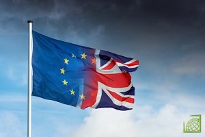 ​Министр иностранных дел Великобритании Филип Хэммонд обратился к руководству Евросоюза с просьбой помочь создать экстренный план действий на случай отсутствия сделки между Лондоном и Брюсселем