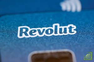 Revolut - мобильное приложение, с помощью которого можно конвертировать финсредства из одной валюты в другую, совершать бесплатные международные переводы, а также обменивать виртуальные валюты