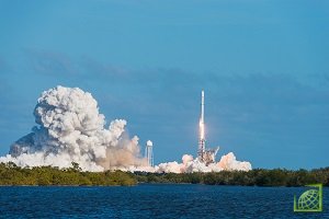 В SpaceX сообщили, что после отделения первой ступени она совершит посадку на плавучую платформу в Атлантическом океане