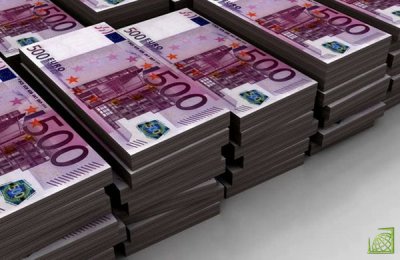 Минимальный курс евро составил 68,9675 руб., максимальный - 69,535 руб