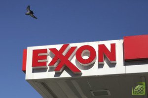 Акции Exxon Mobil возобновили недавнее падение, сократившись на 1,2% до $60,73