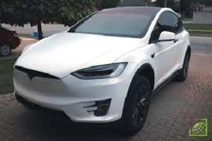 В четверг Tesla объявила об отзыве 15 тыс. автомобилей этой же модели в США и Канаде по той же причине