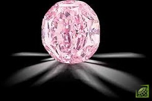 Призрак Розы - уникальный розовый бриллиант, он изготовлен из алмаза массой 27,85 карата, добытого в 2017 г