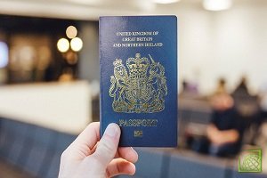 Паспорта темно-синего цвета были введены в Великобритании с 1921 года