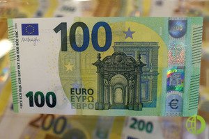 Минимальный курс евро составил 85,415 руб., максимальный - 86,145 руб.
