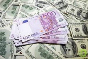 Повышаться начинают евро и доллар