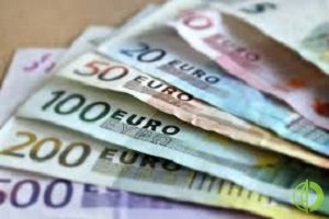 В последний раз евро находился на отметке в 77 руб. 6 марта 2020 года