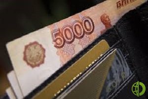 Вместе с тем доля кредитов на сумму до 100 тыс. рублей опустилась до 9,8% с 11,3%