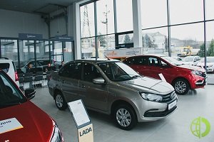 На первом месте по объему продаж модели семейства Lada Granta (продано 11 450), на втором - Lada Vesta (9 807), на третьем - Largus (3 718)